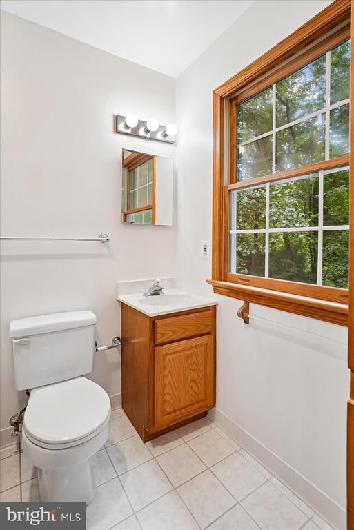 3215 AMBERLEY LANE