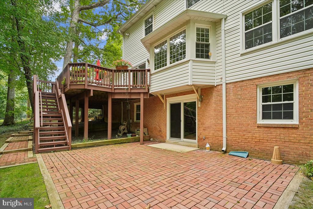 3215 AMBERLEY LANE