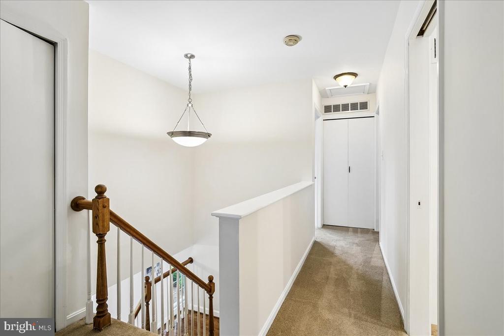 3215 AMBERLEY LANE
