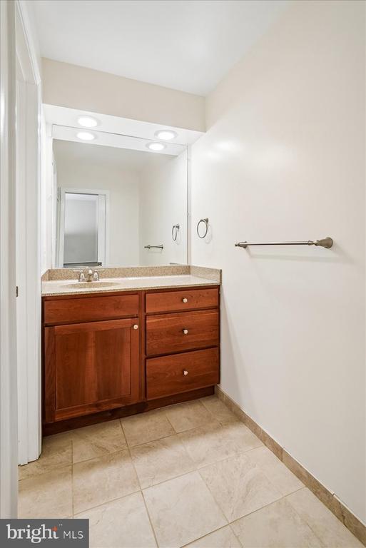 3215 AMBERLEY LANE