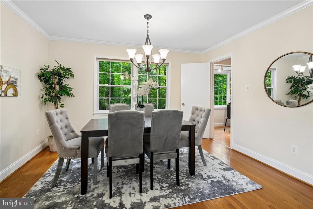 3215 AMBERLEY LANE