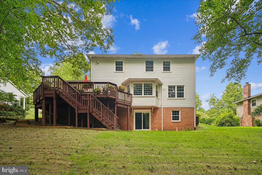 3215 AMBERLEY LANE