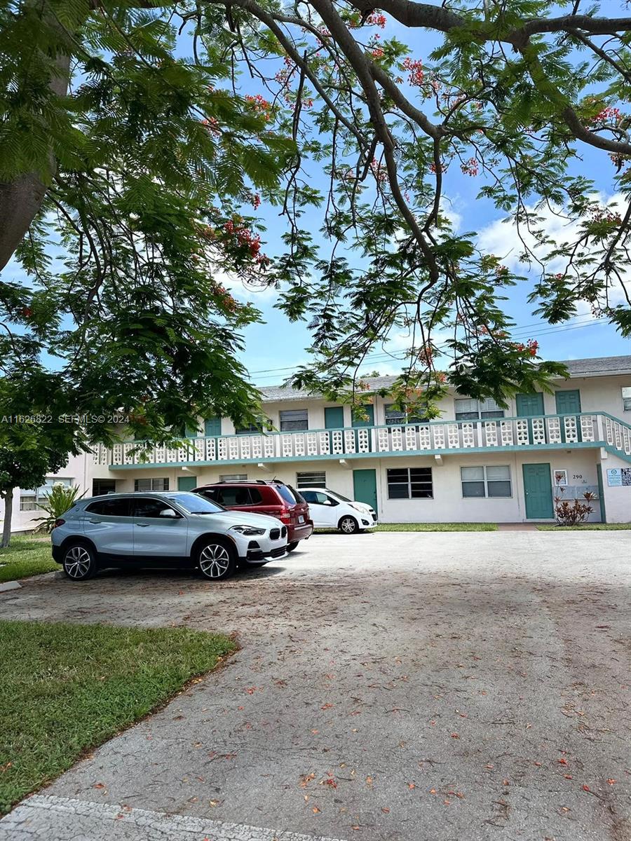 290 NE 40th Street 14