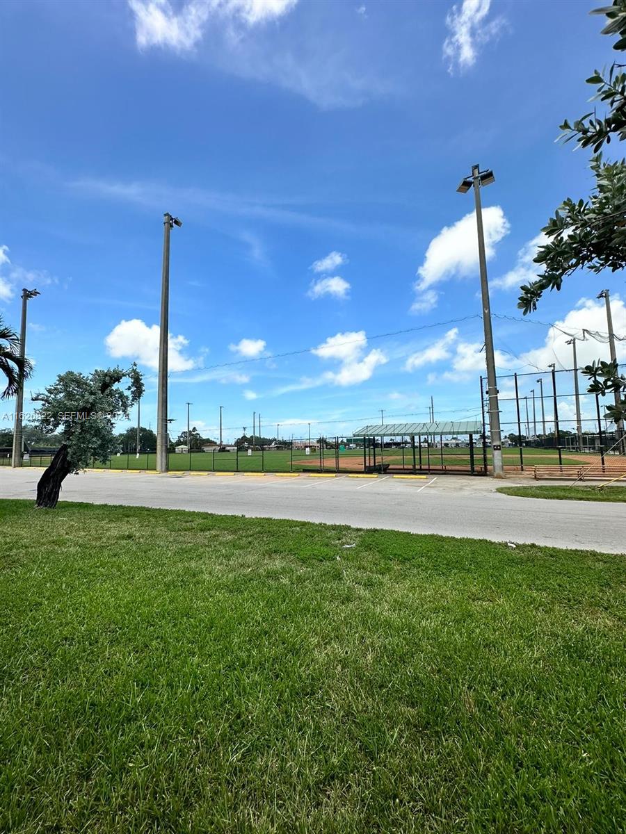290 NE 40th Street 14
