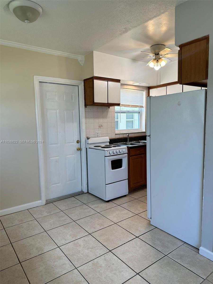 290 NE 40th Street 14