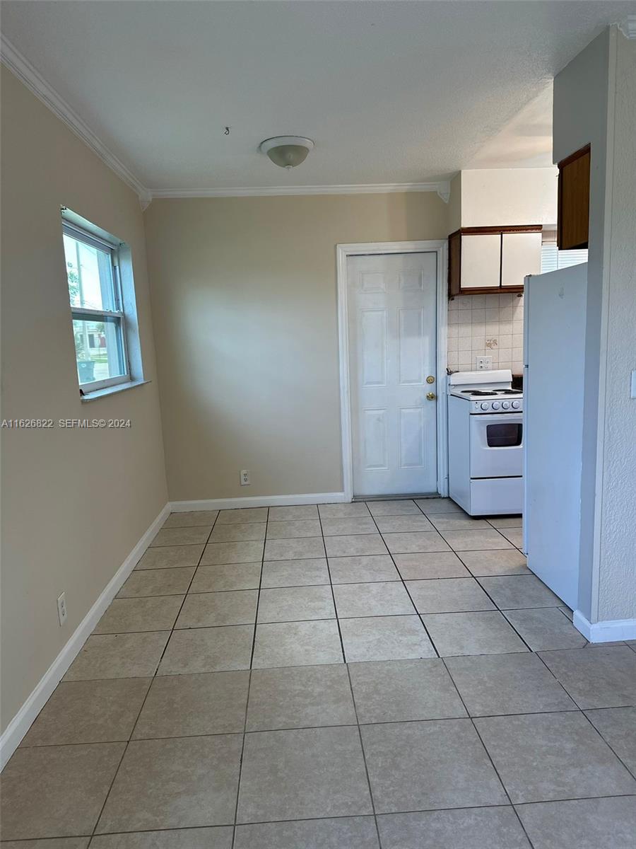 290 NE 40th Street 14