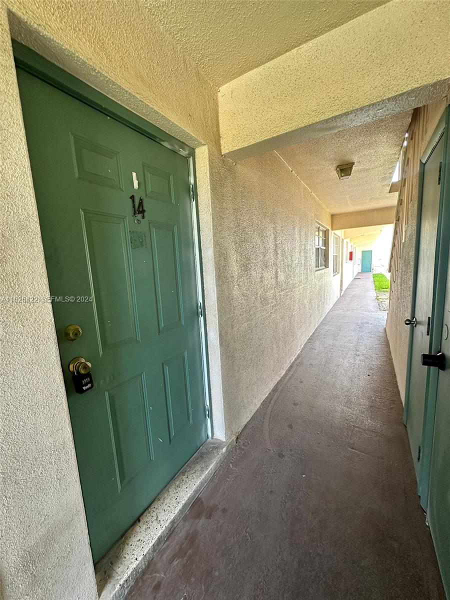 290 NE 40th Street 14