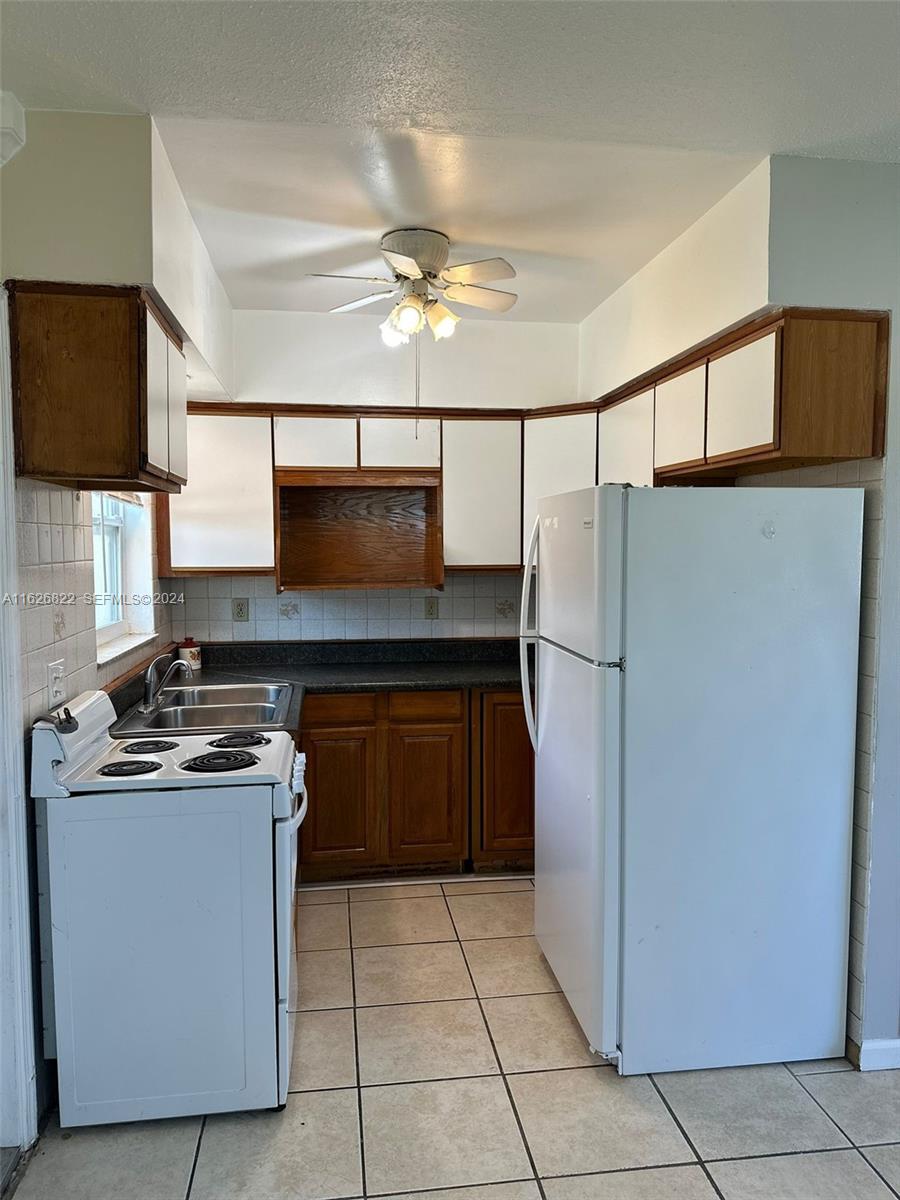 290 NE 40th Street 14