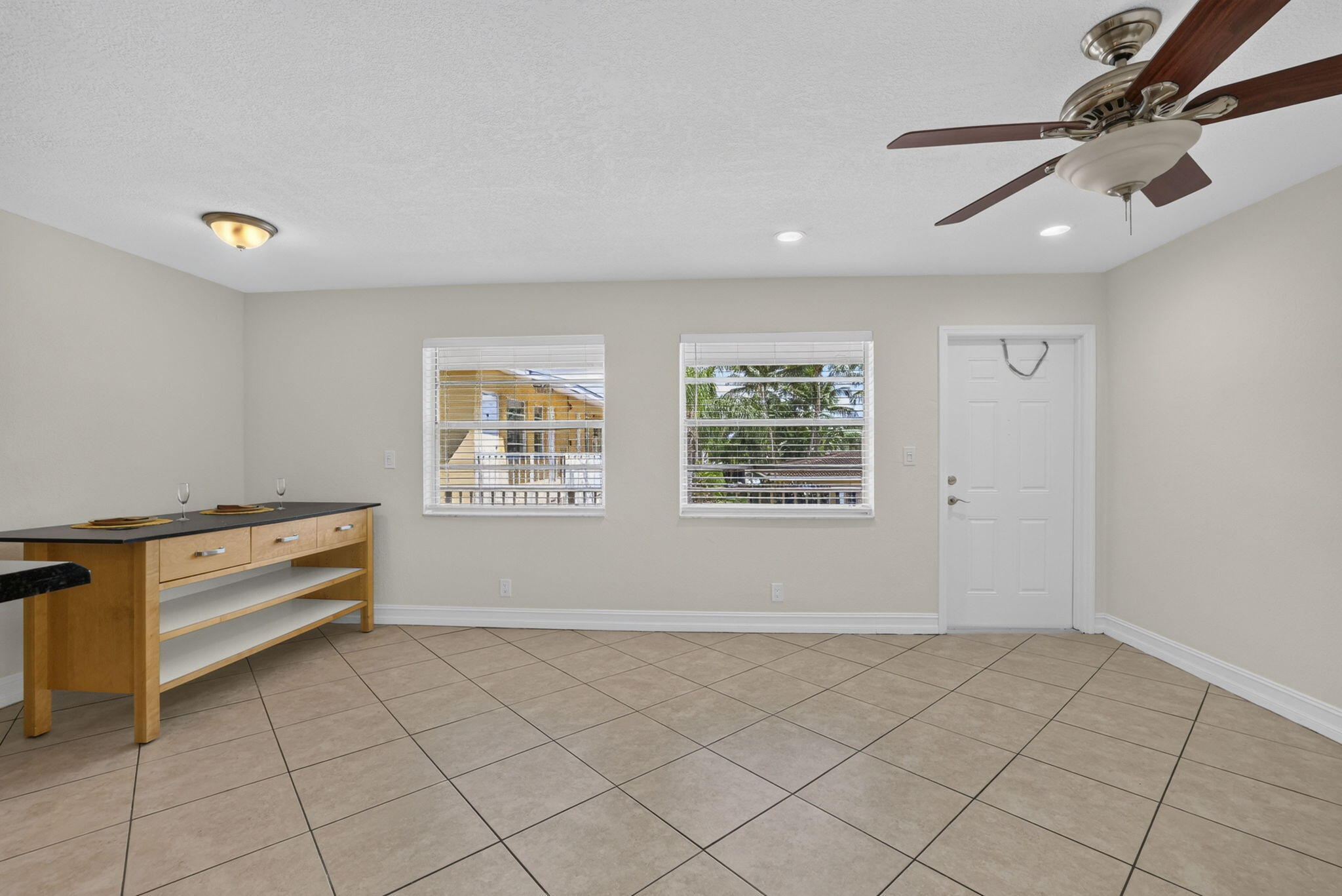 4051 NE 13TH Avenue NE 76-3
