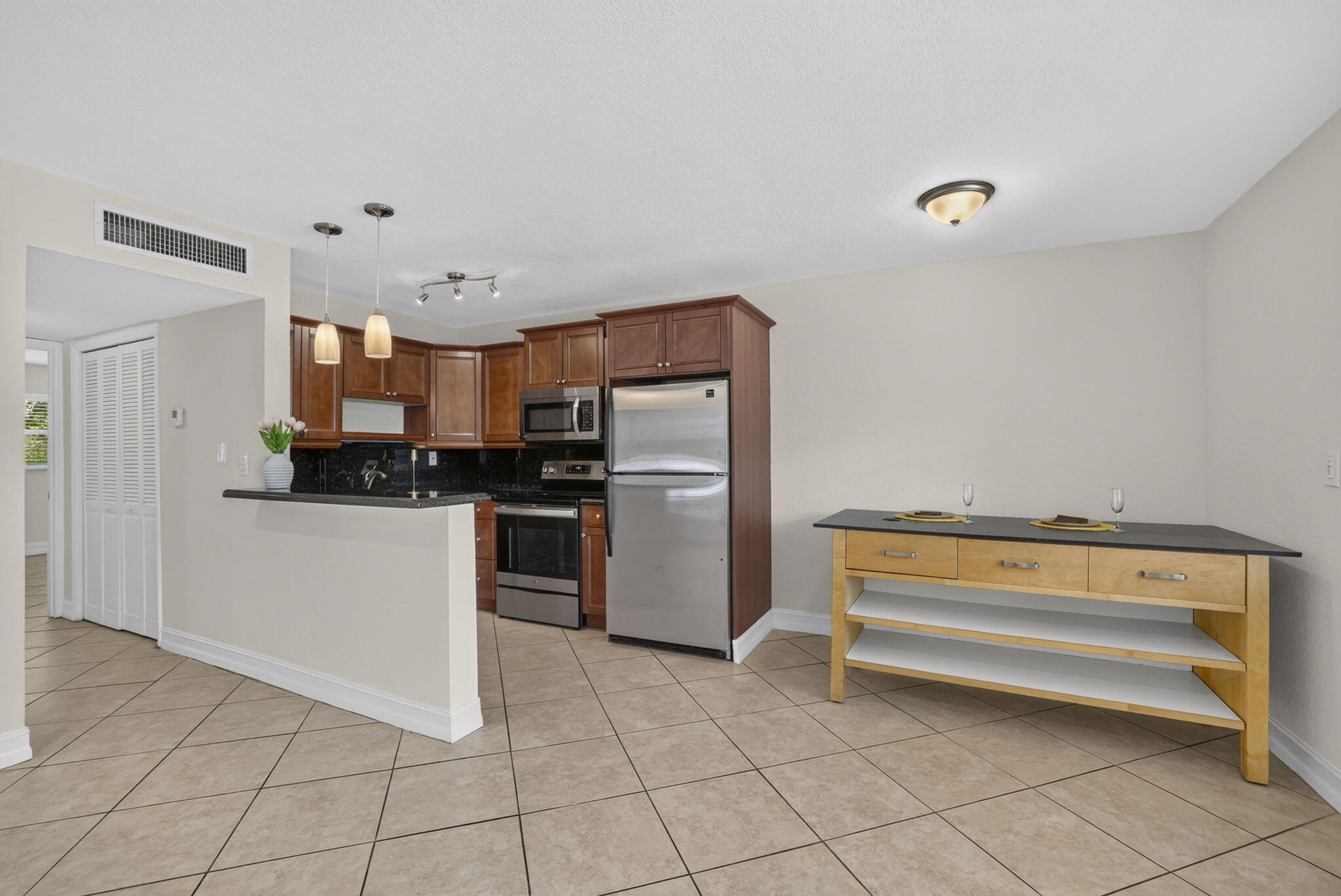 4051 NE 13TH Avenue NE 76-3