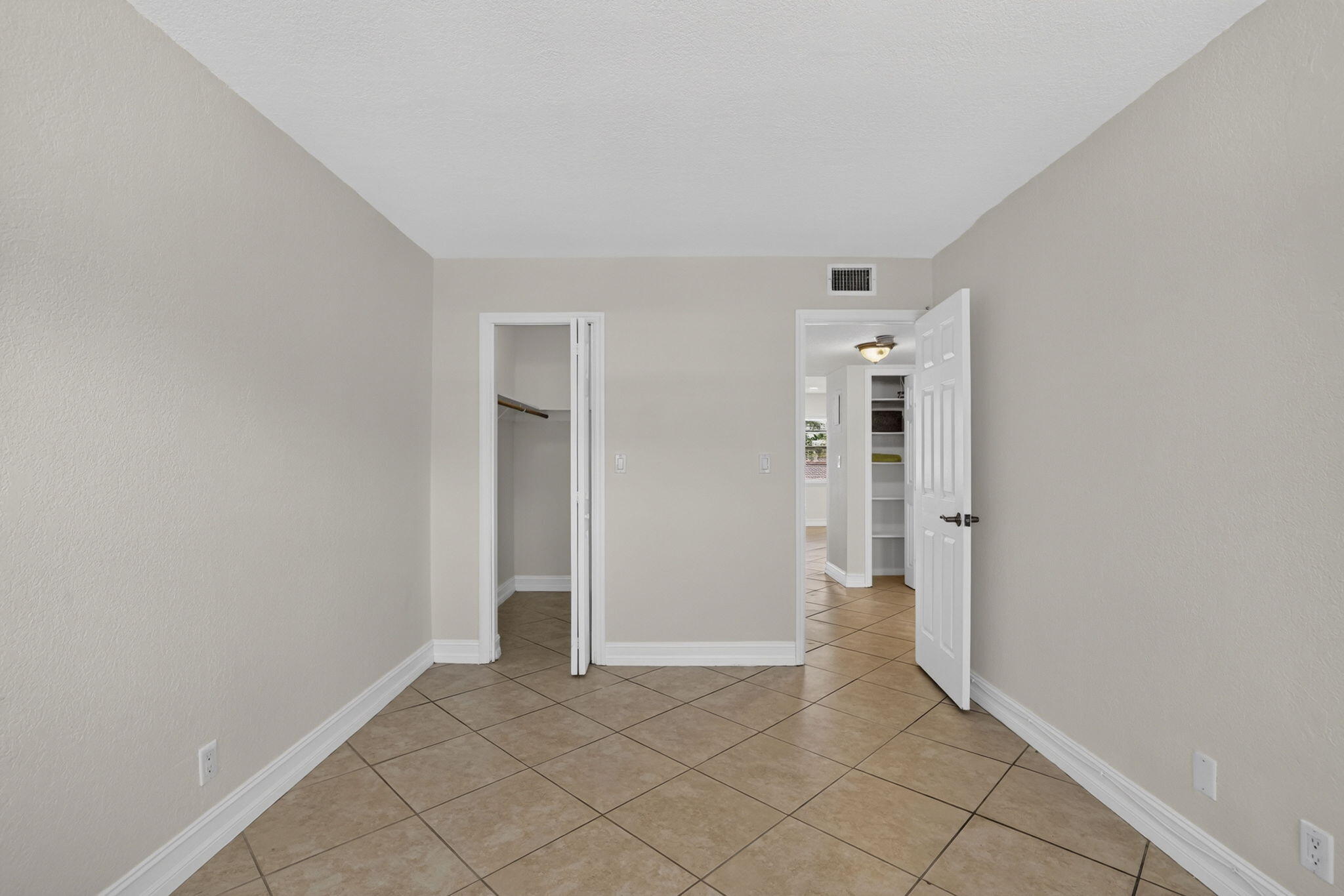 4051 NE 13TH Avenue NE 76-3