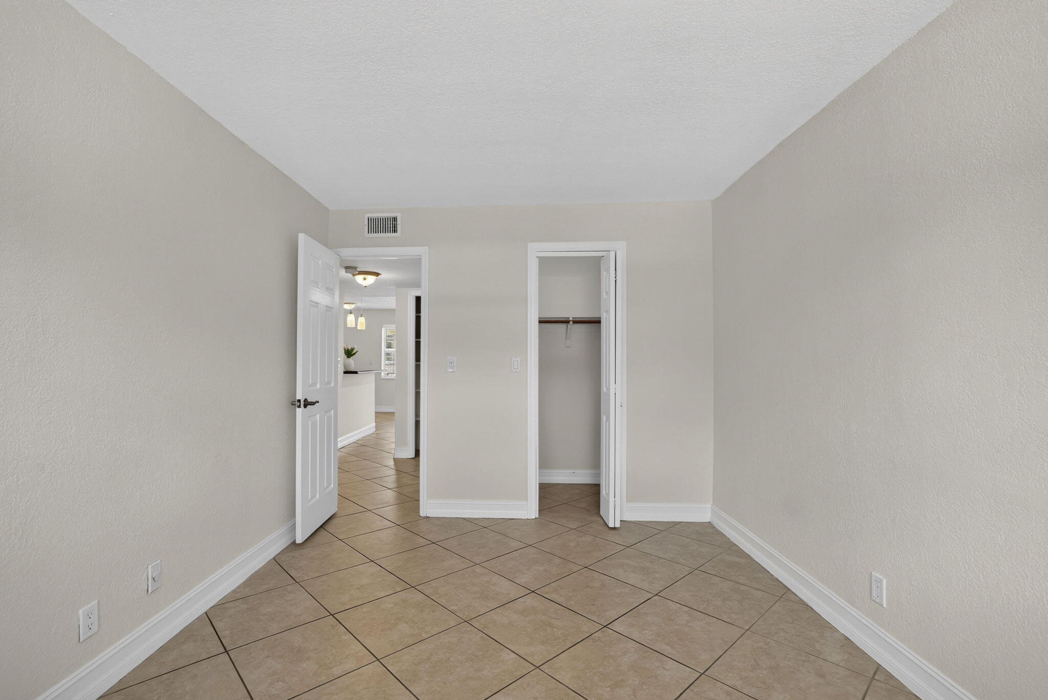 4051 NE 13TH Avenue NE 76-3
