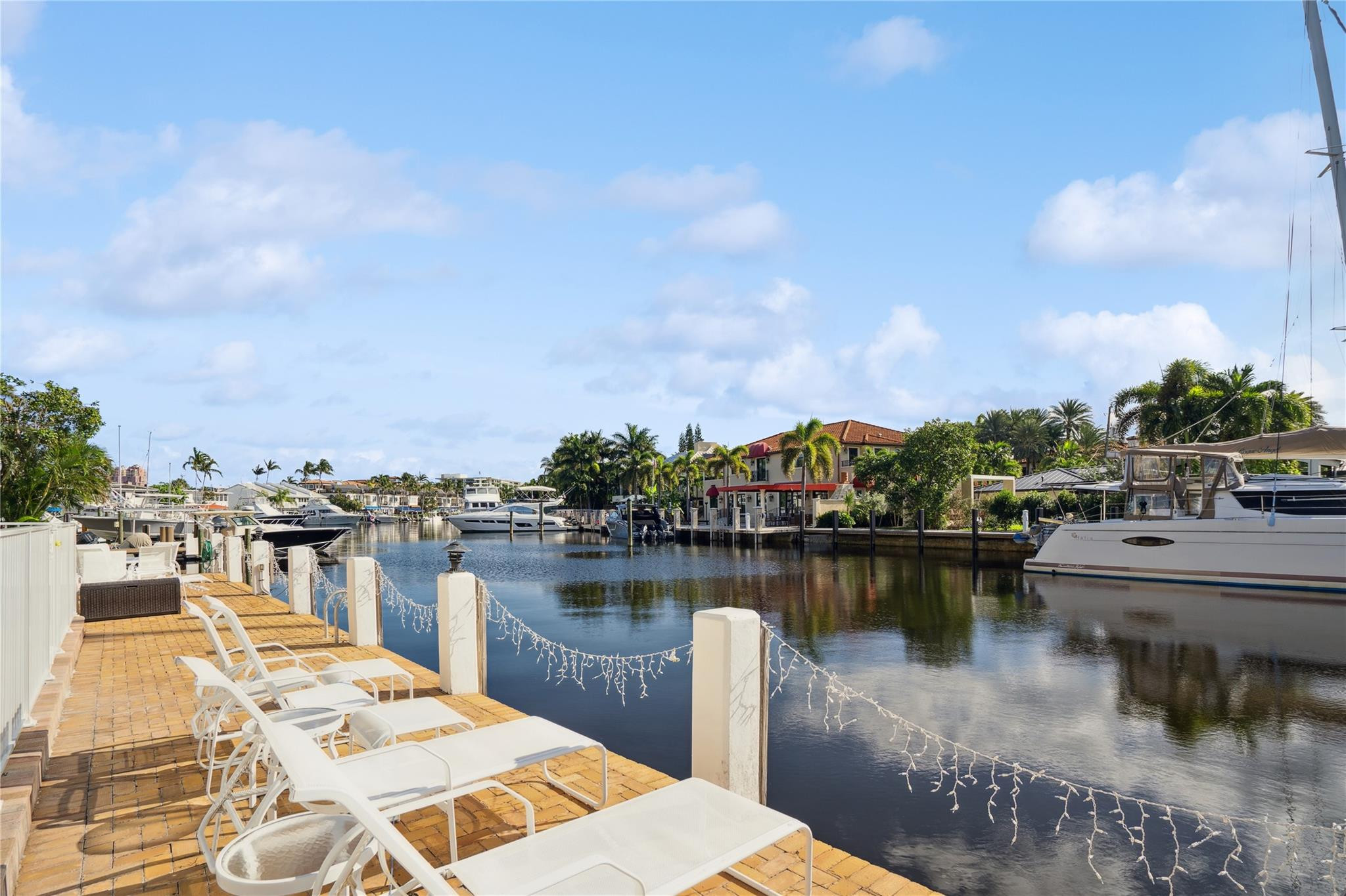 1332 Bayview Drive 405