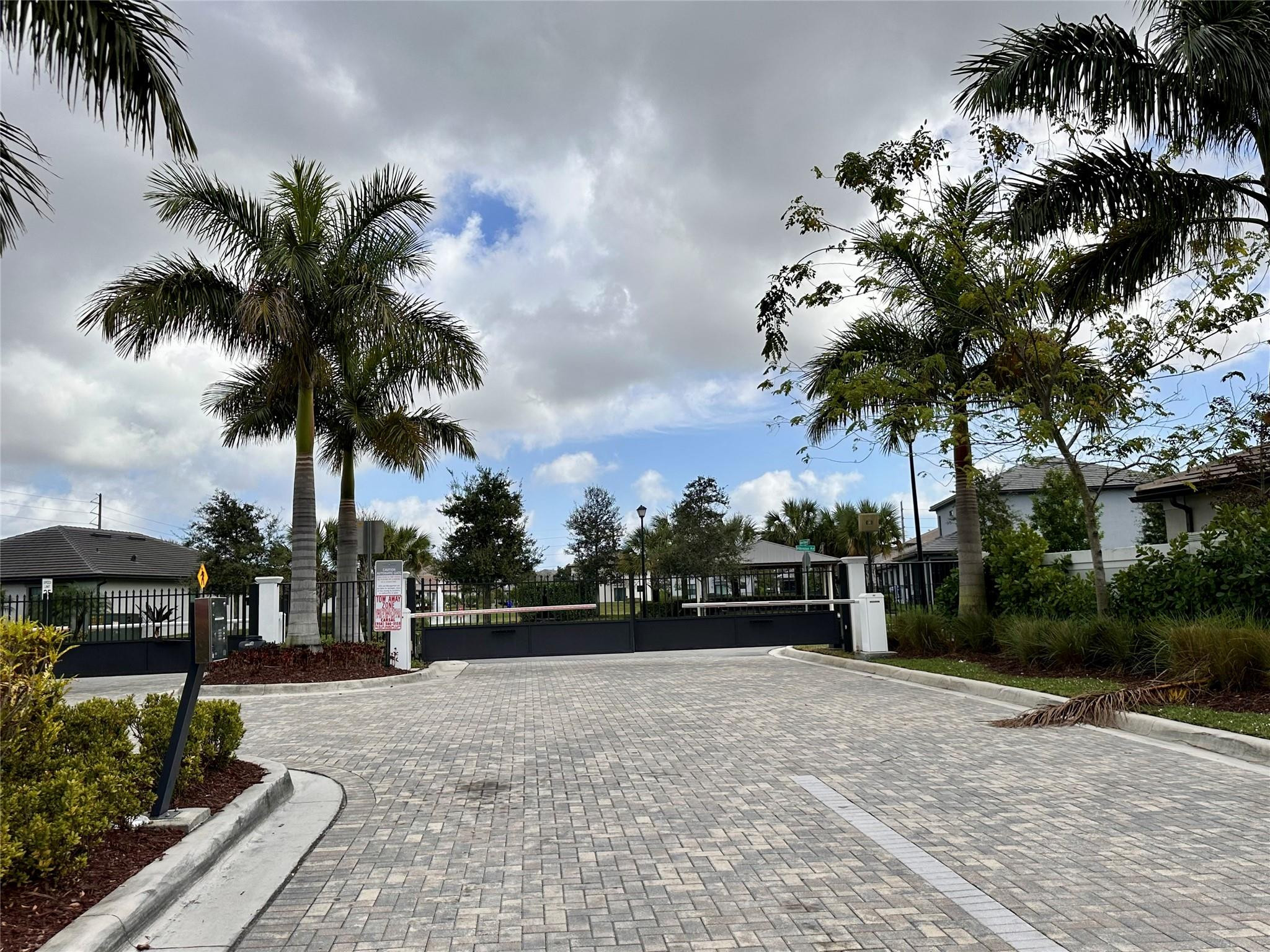 3165 Tamarind Drive