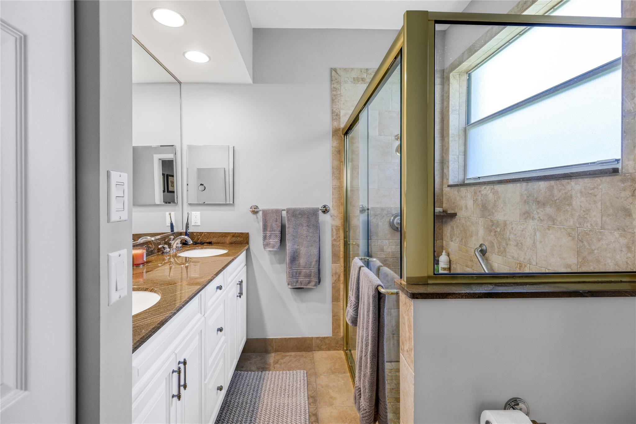 5743 Emerald Cay Terrace