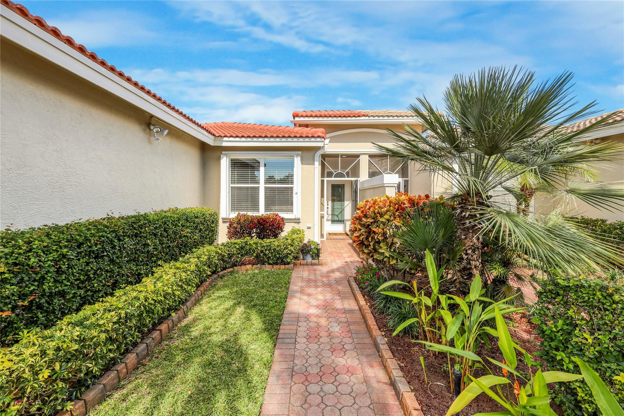 5743 Emerald Cay Terrace