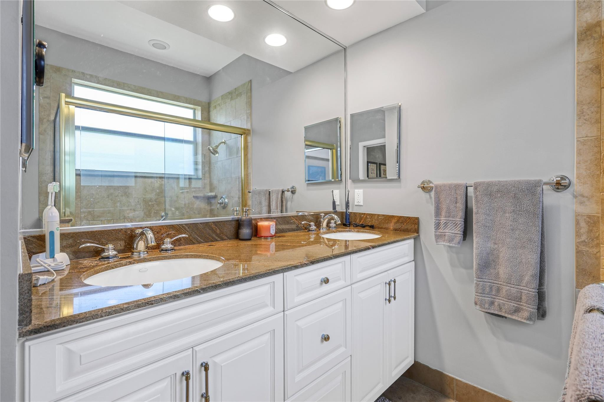 5743 Emerald Cay Terrace