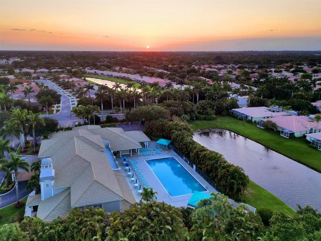 5743 Emerald Cay Terrace