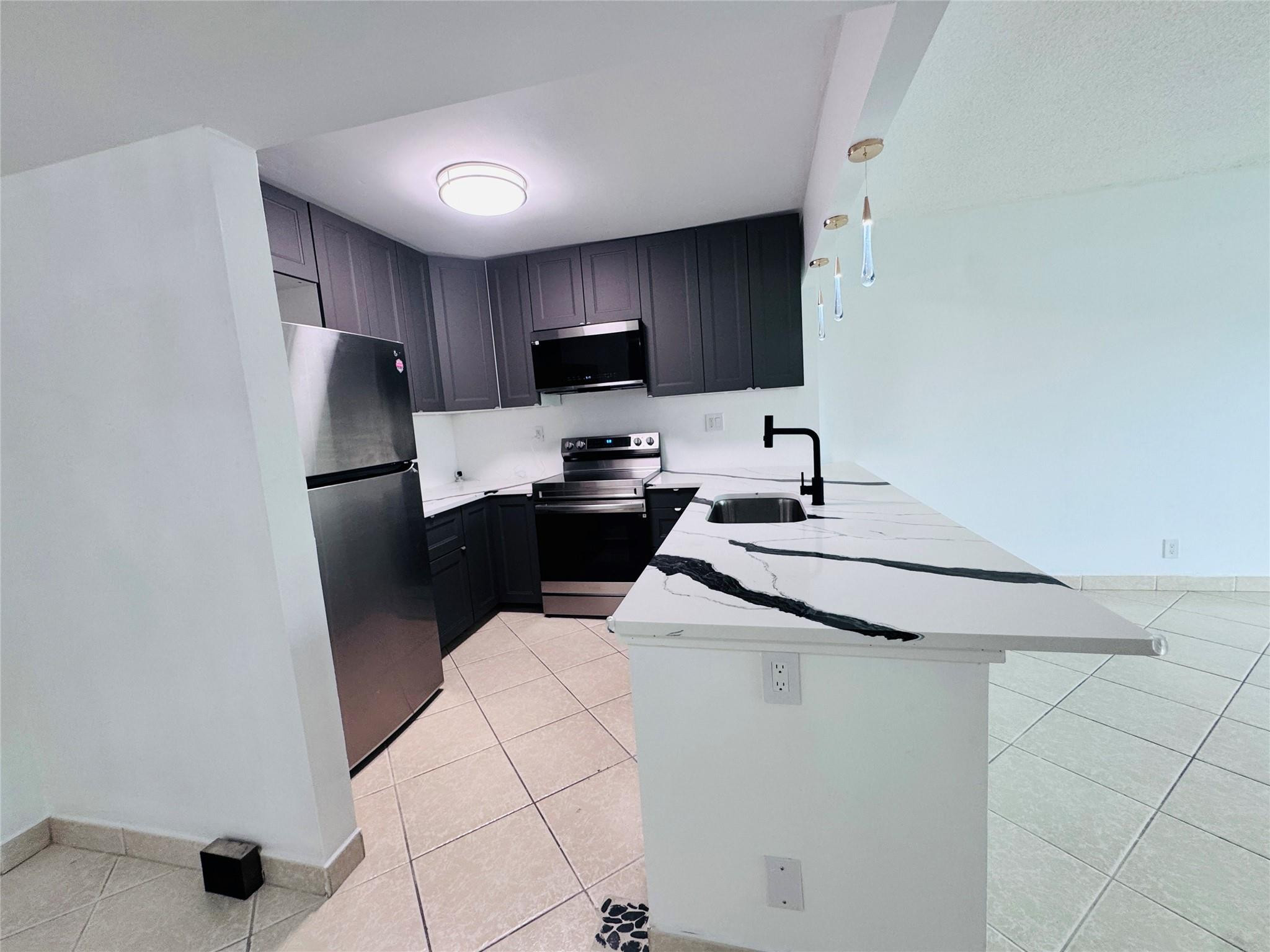 3004 NE 5th Terrace 302-C