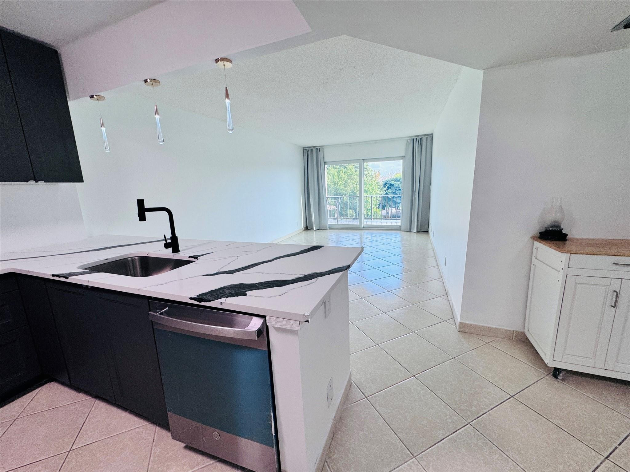 3004 NE 5th Terrace 302-C