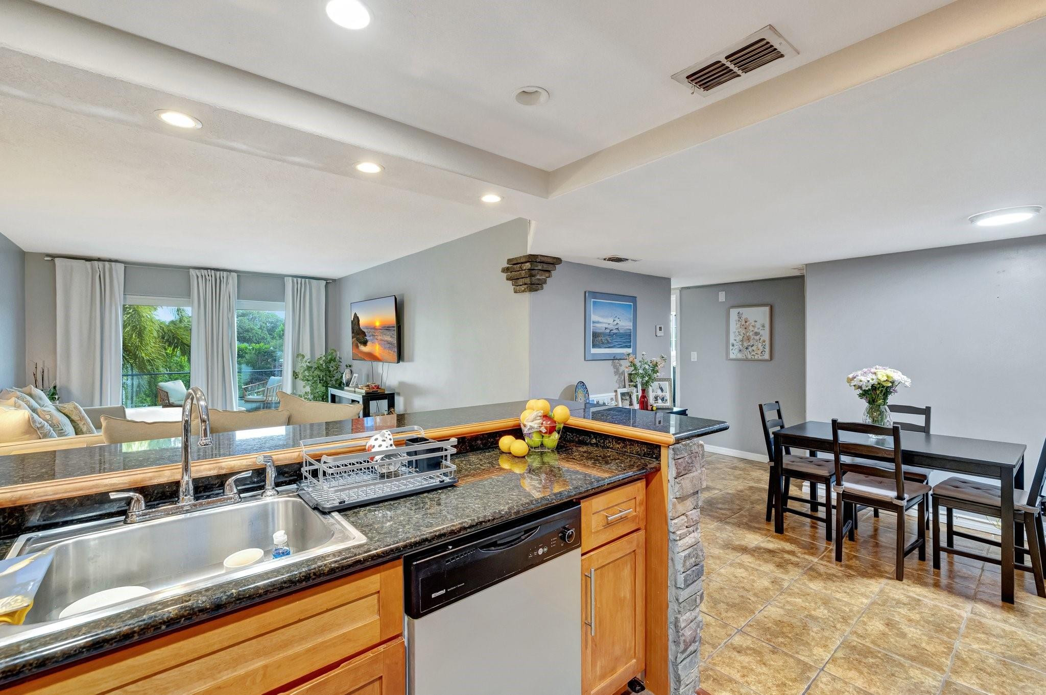 3004 NE 5th Terrace 208-c