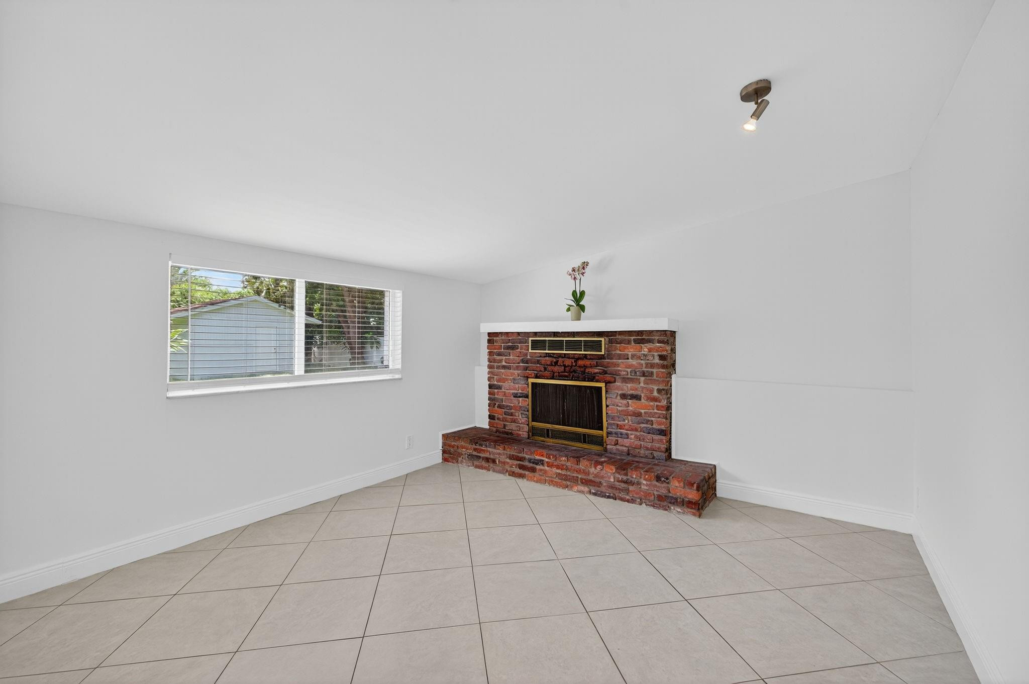 316 NW 24th Street