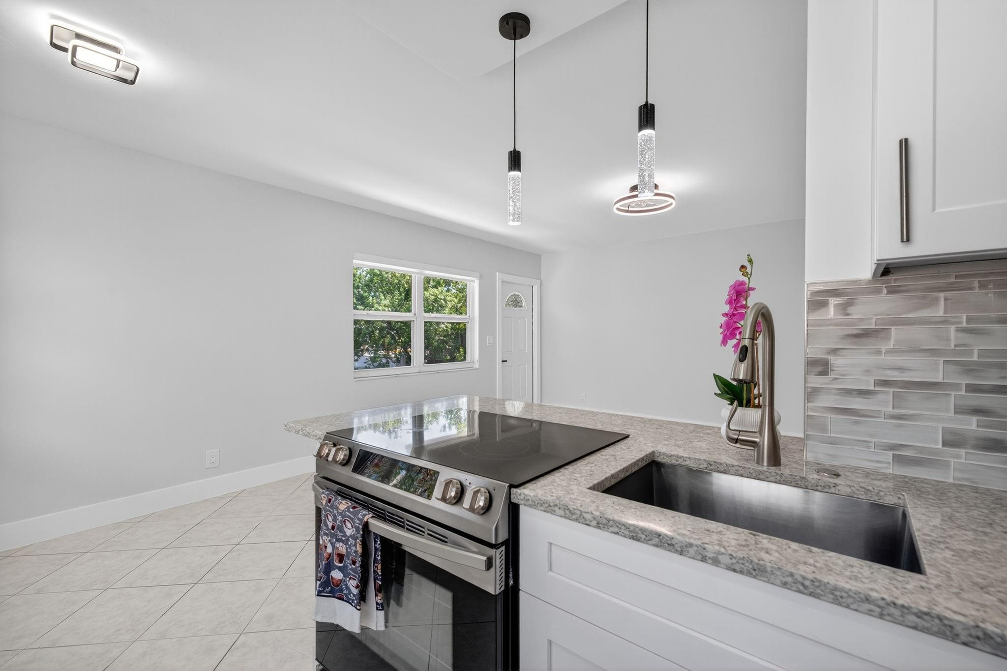 510 SW 15th Street 106