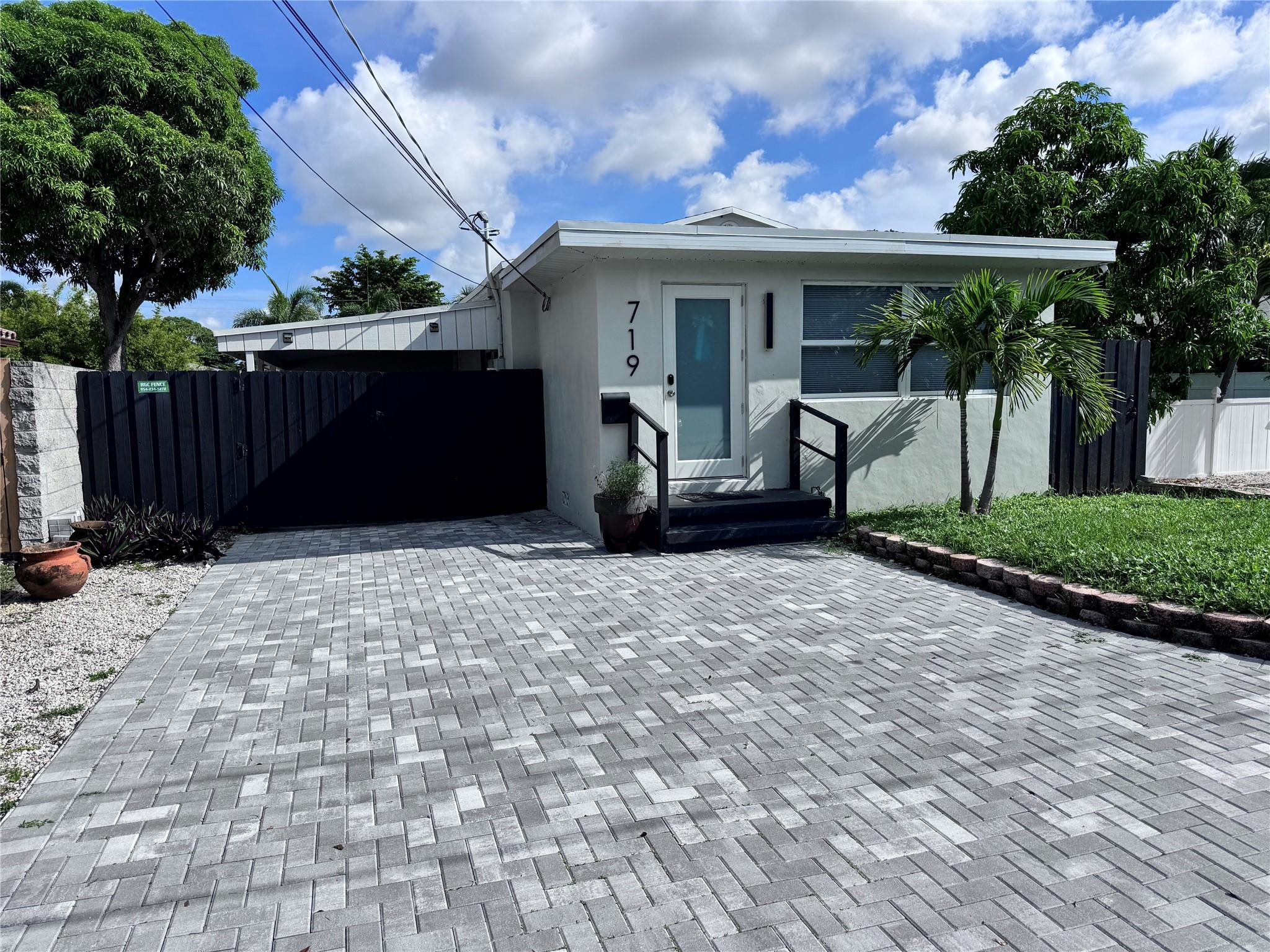 719 NE 38th Street