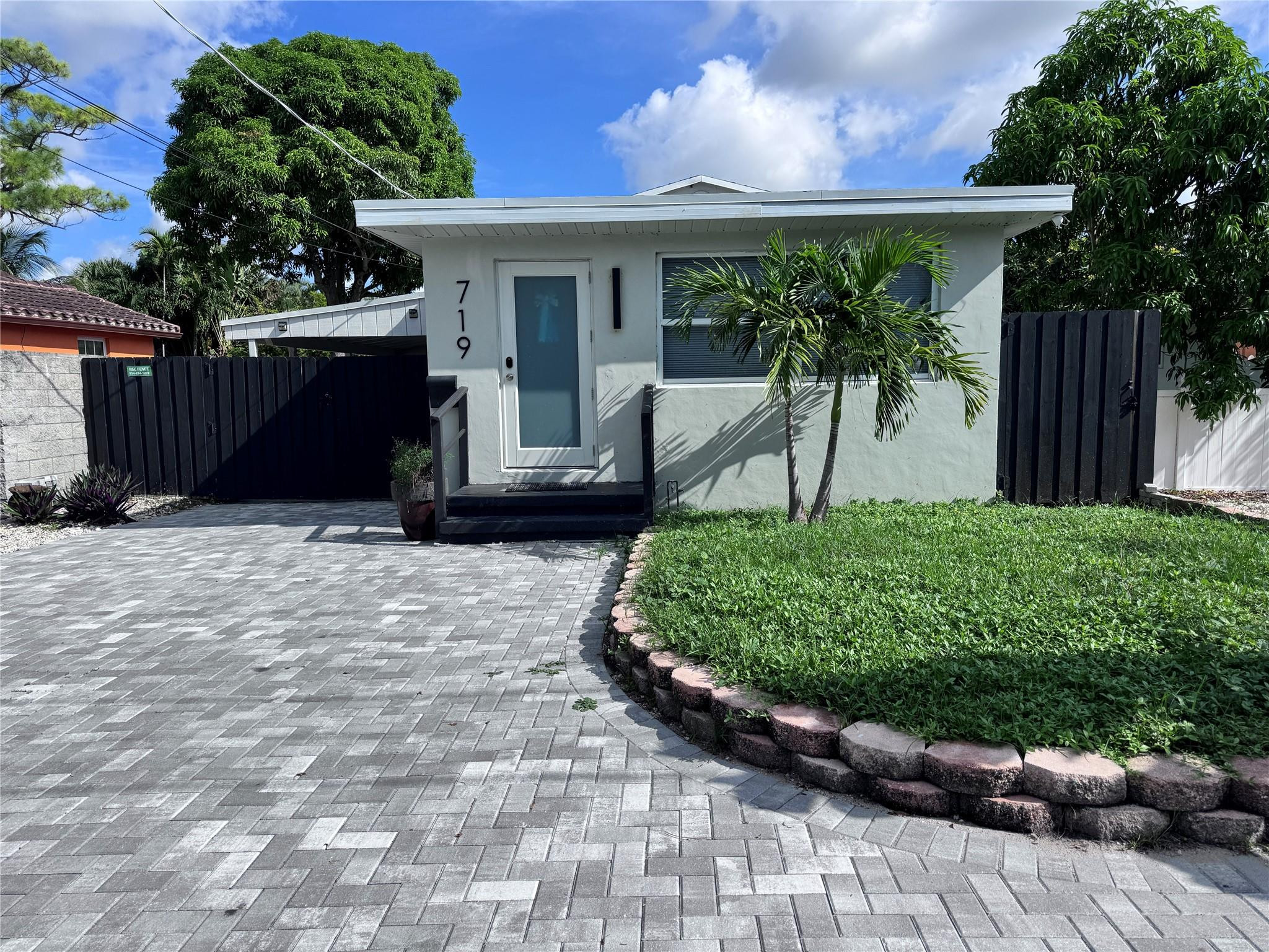 719 NE 38th Street