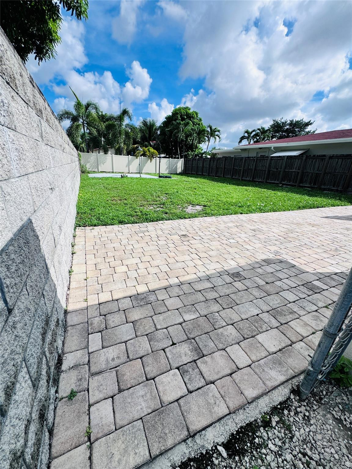 719 NE 38th Street