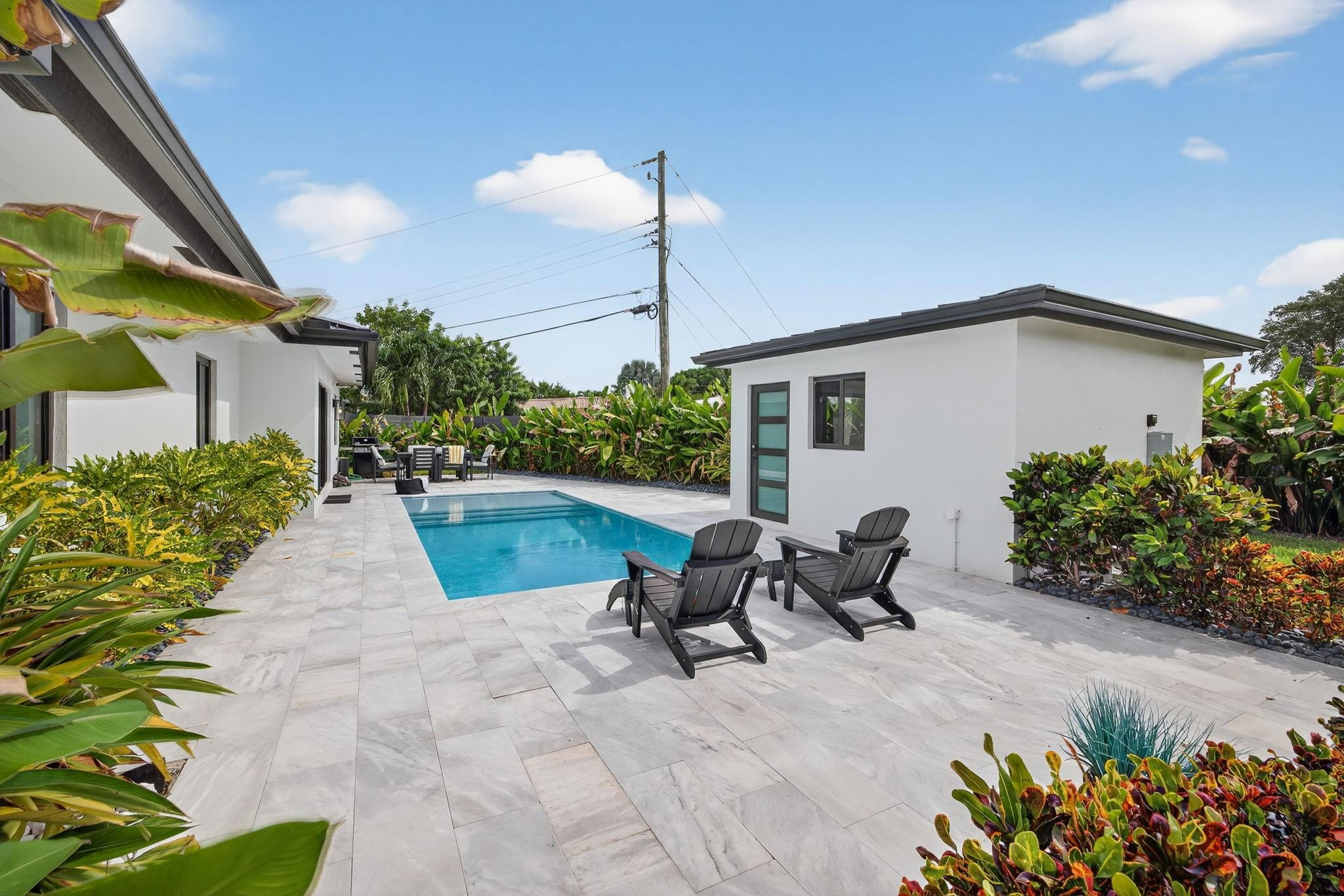 4550 NE 3rd Avenue