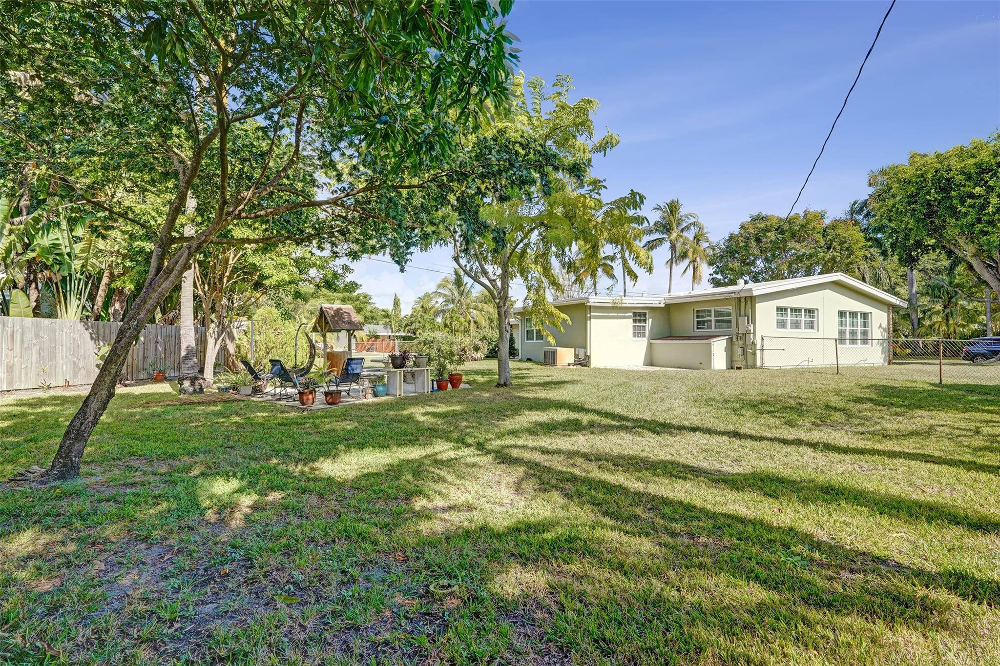 2417 NW 6th Avenue