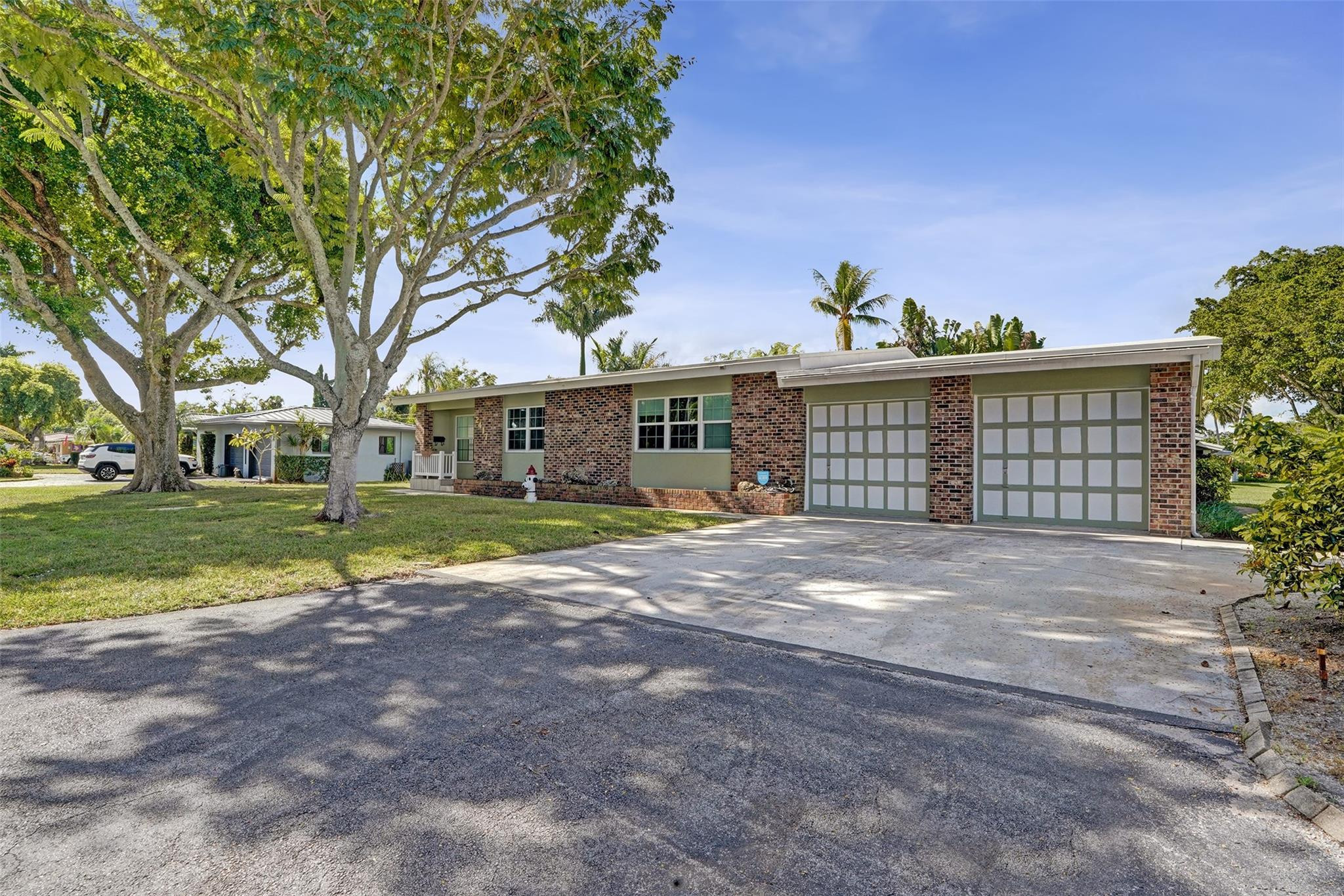 2417 NW 6th Avenue