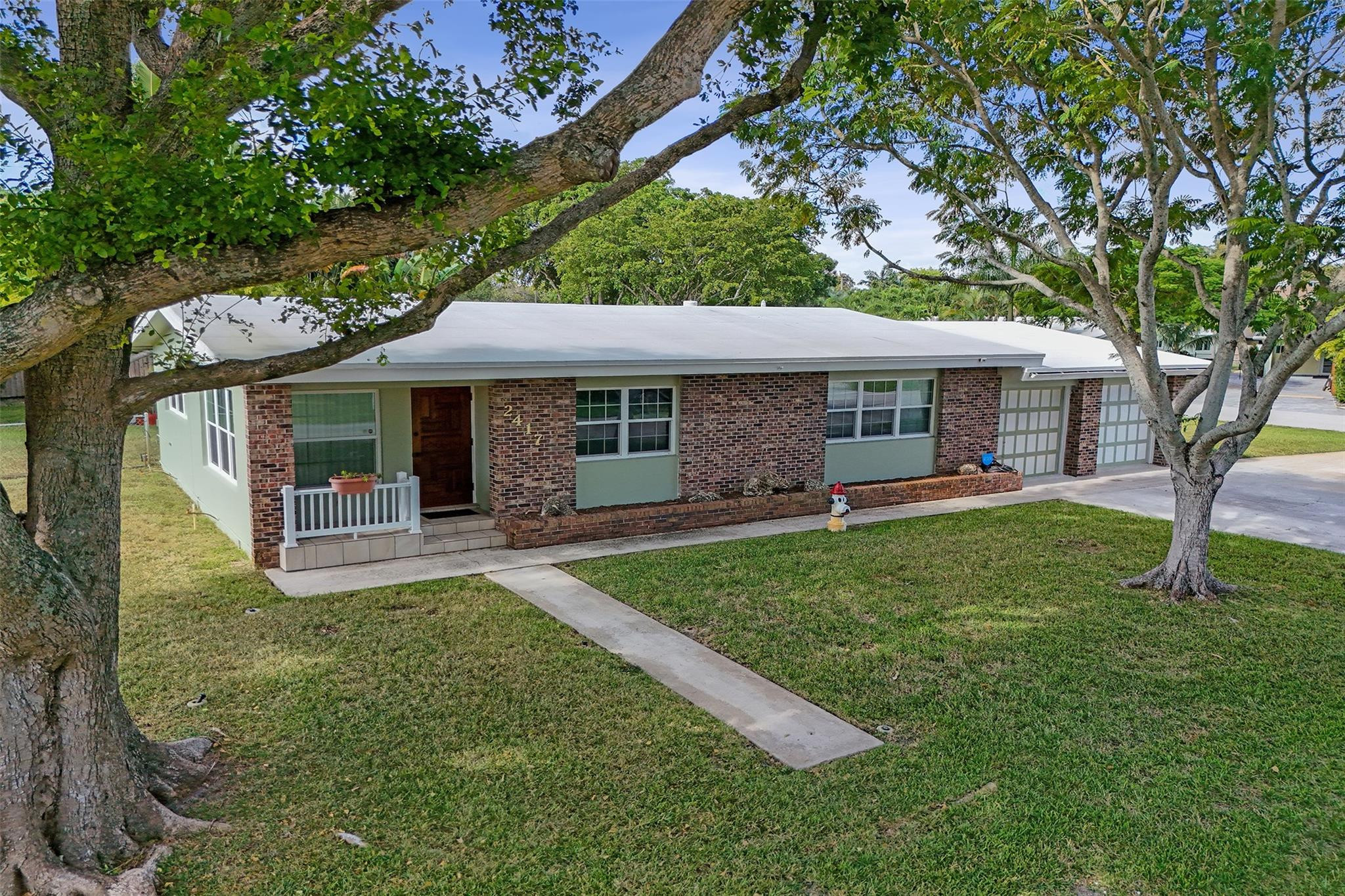 2417 NW 6th Avenue