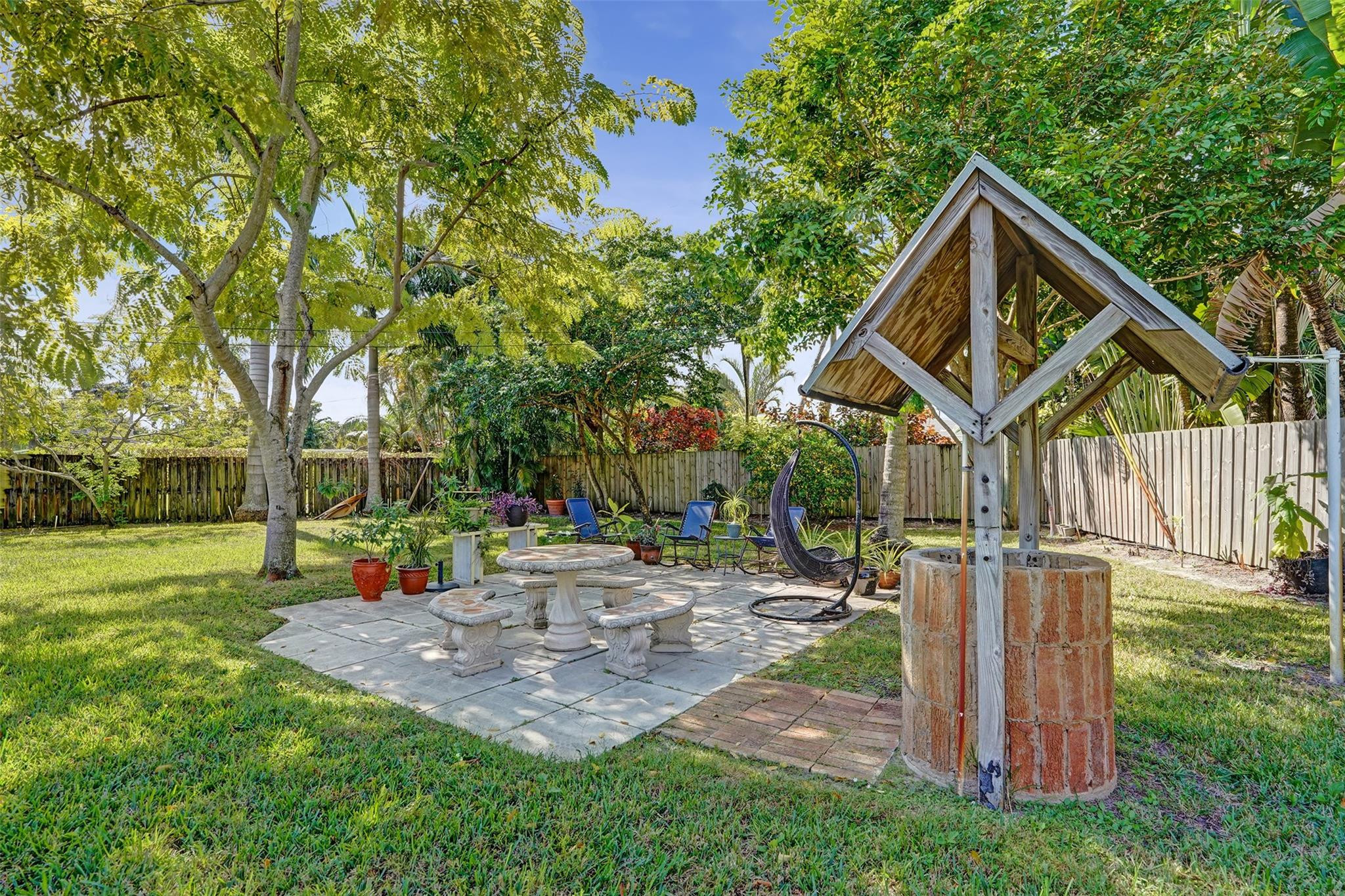 2417 NW 6th Avenue