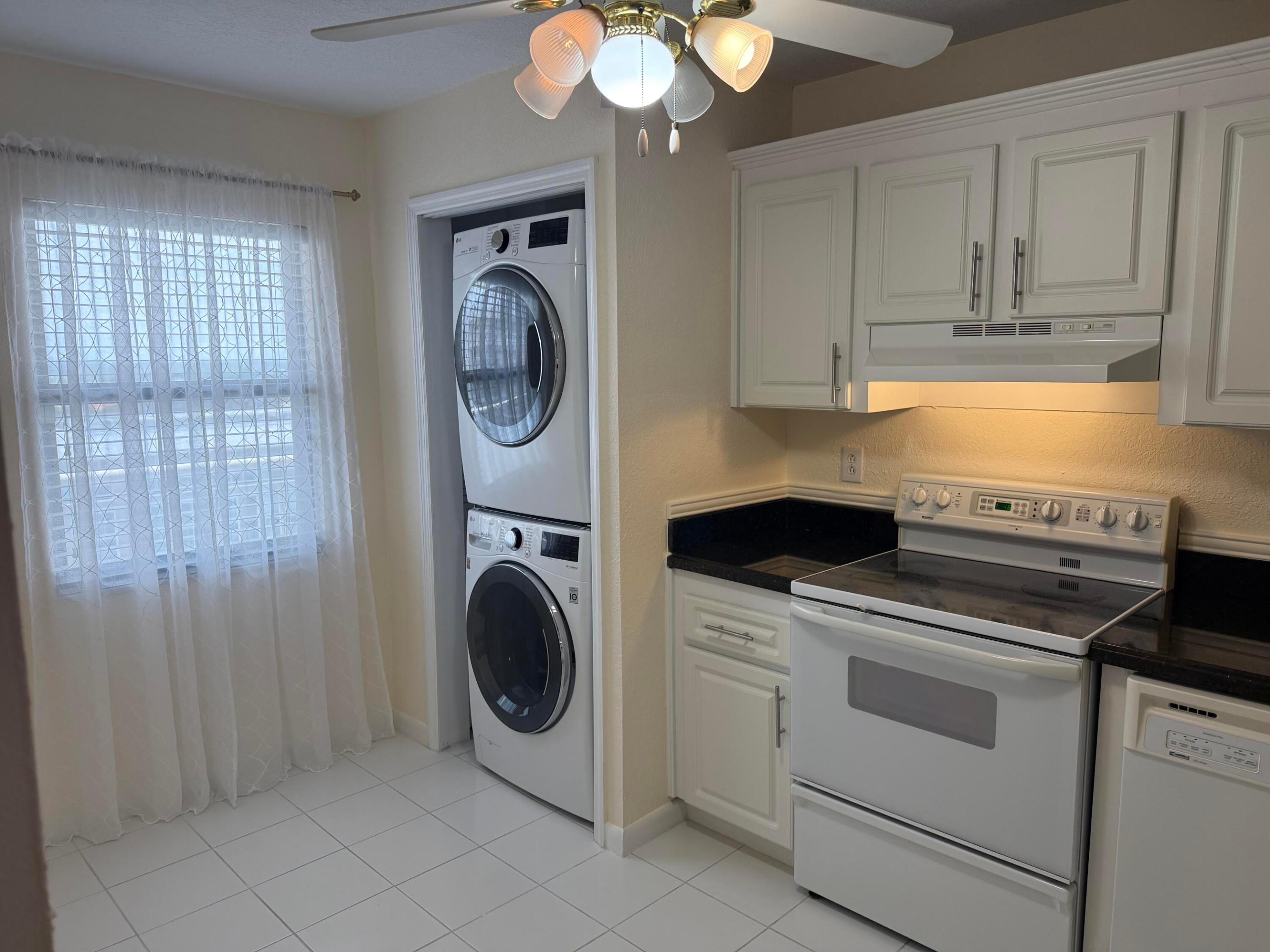 3100 NE 48th Street 908