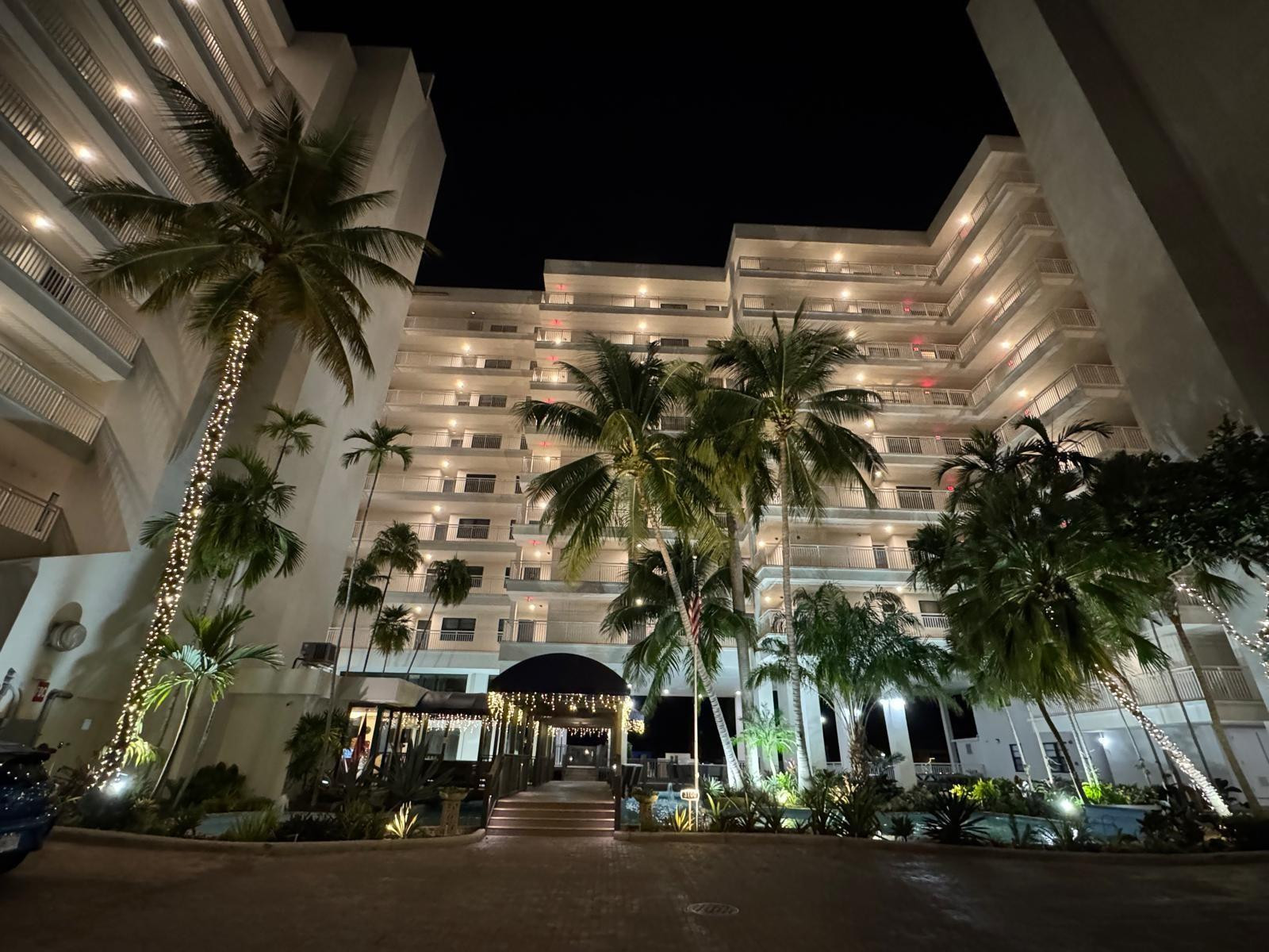 3100 NE 48th Street 908