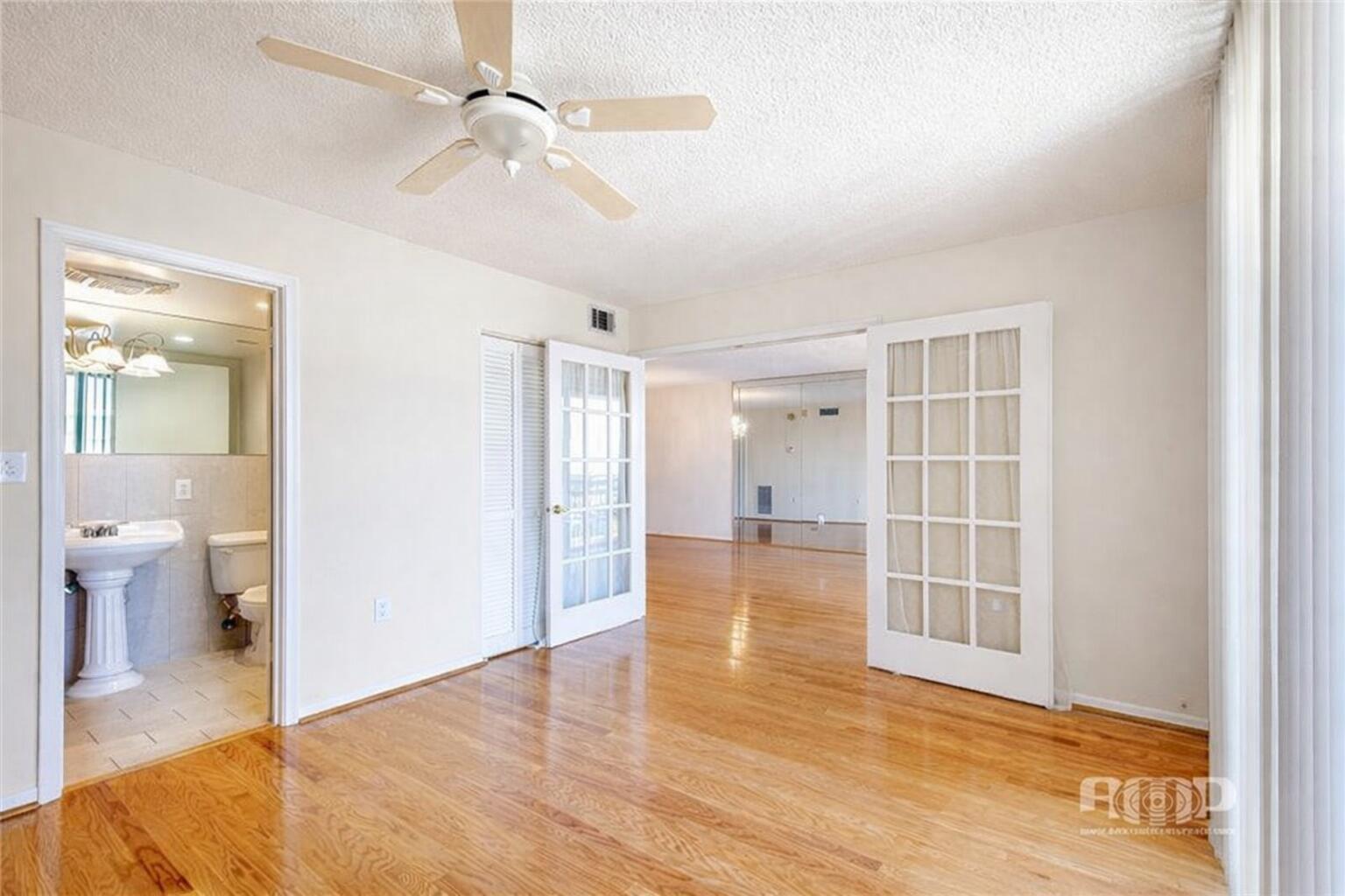 3100 NE 48th Street 908