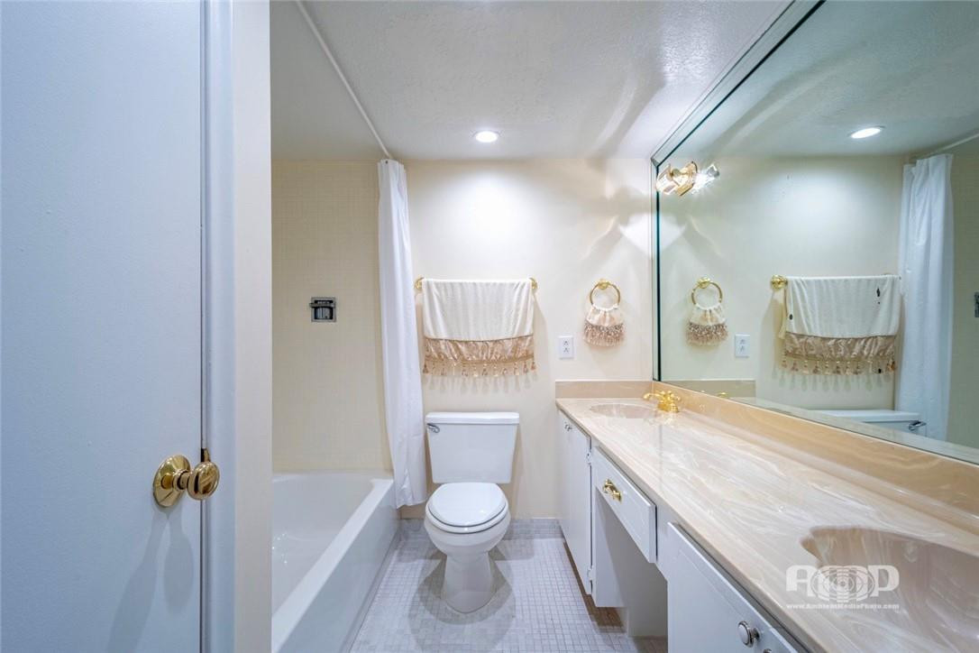 3100 NE 48th Street 908