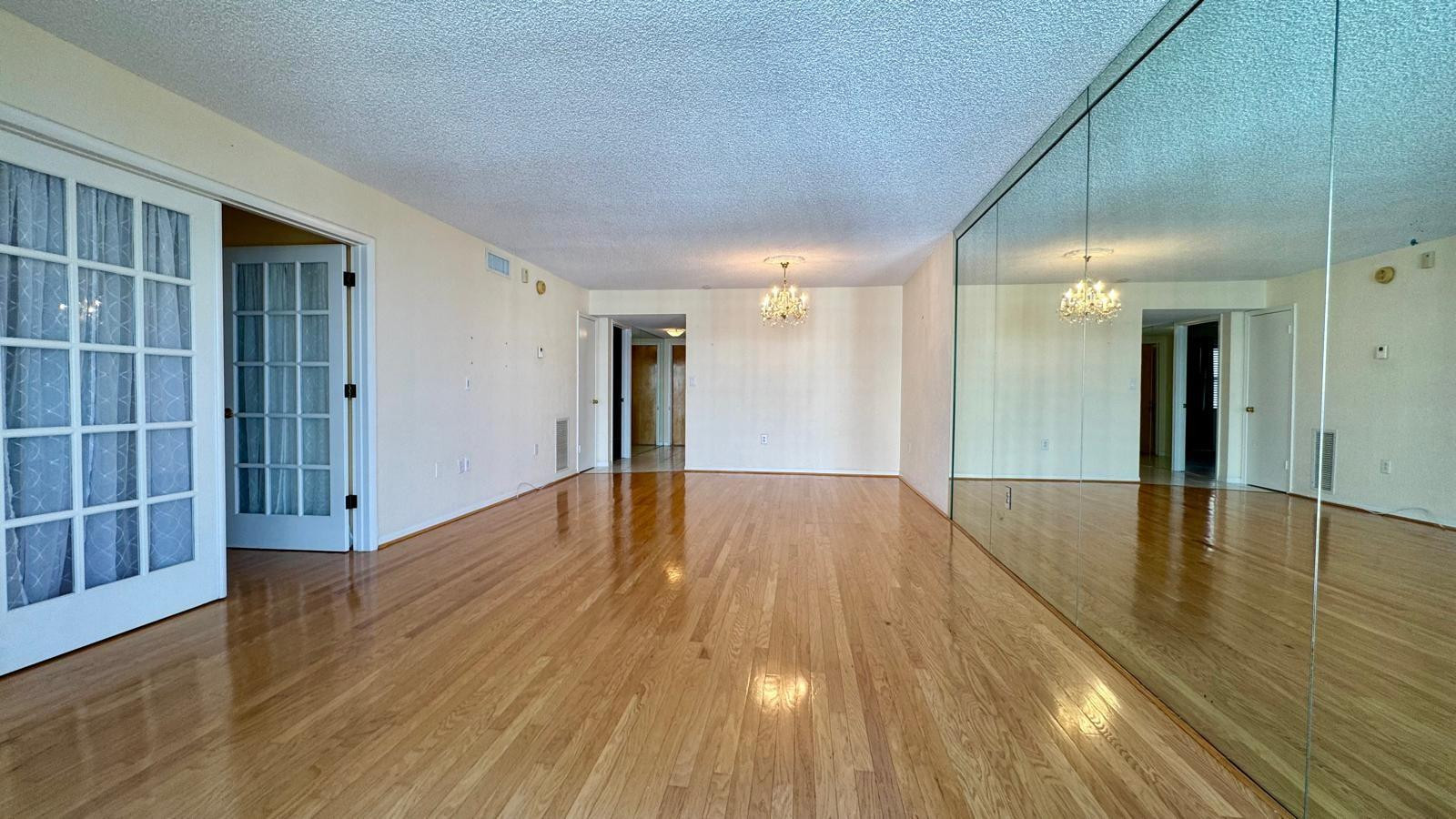 3100 NE 48th Street 908