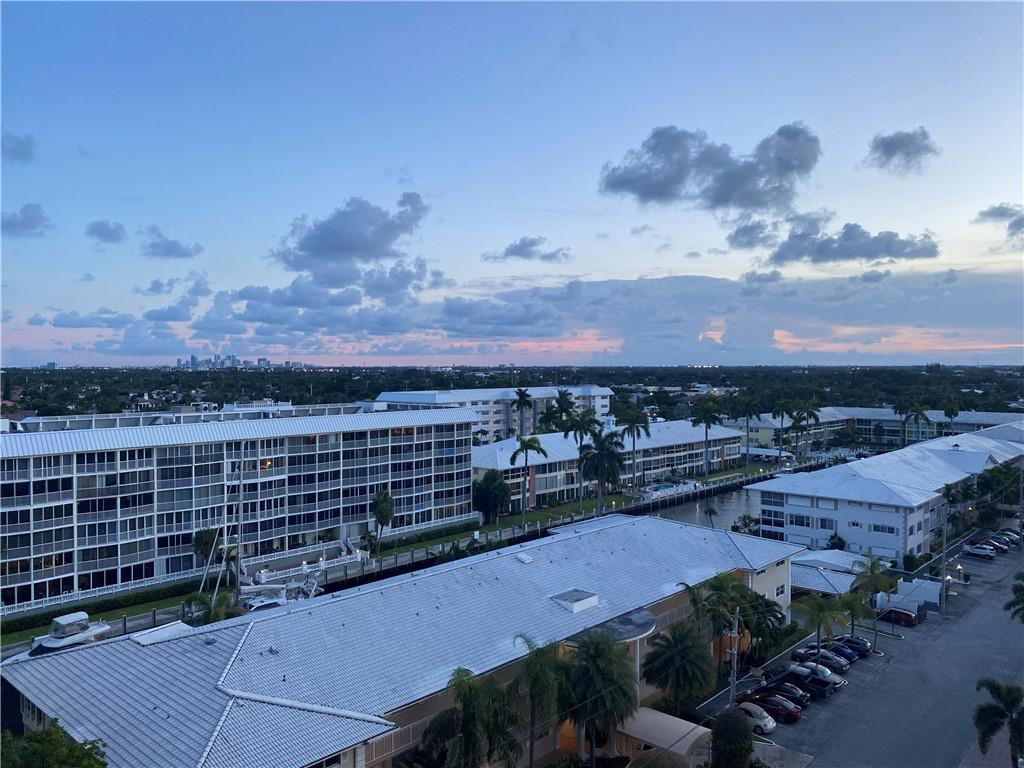 3100 NE 48th Street 908