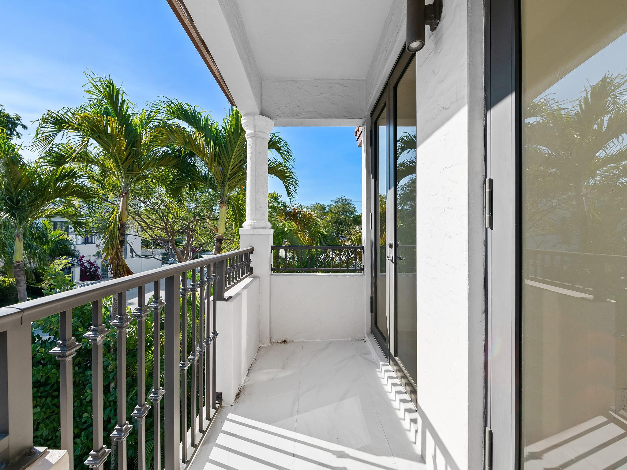 1215 N Victoria Park Road