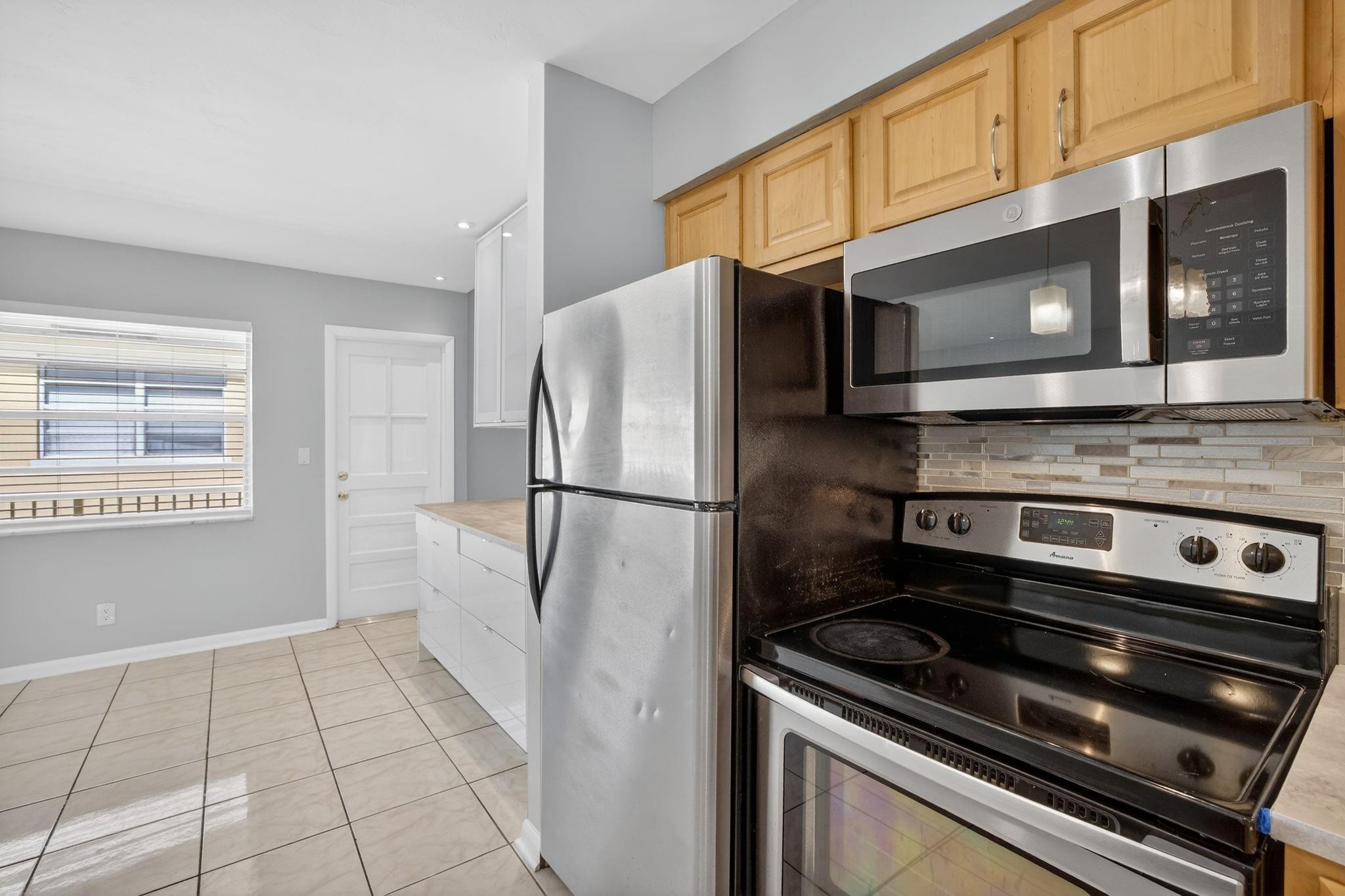 4051 NE 13th Avenue 77