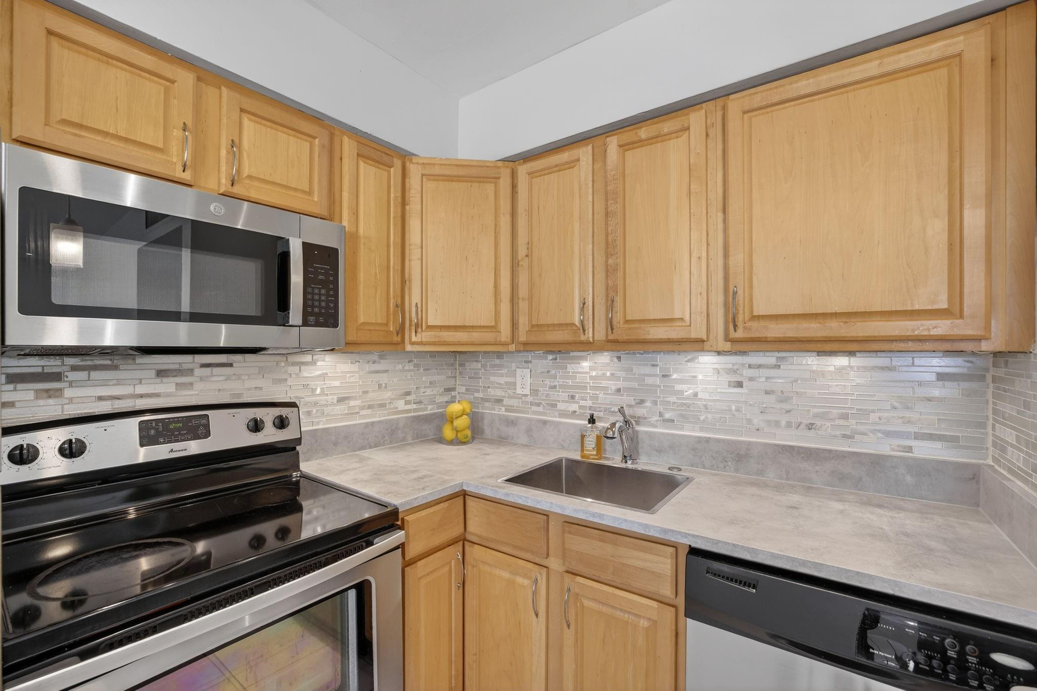 4051 NE 13th Avenue 77