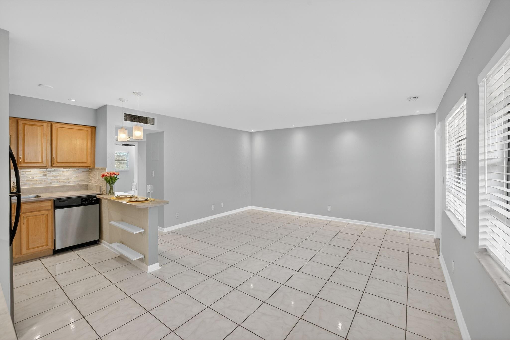 4051 NE 13th Avenue 77