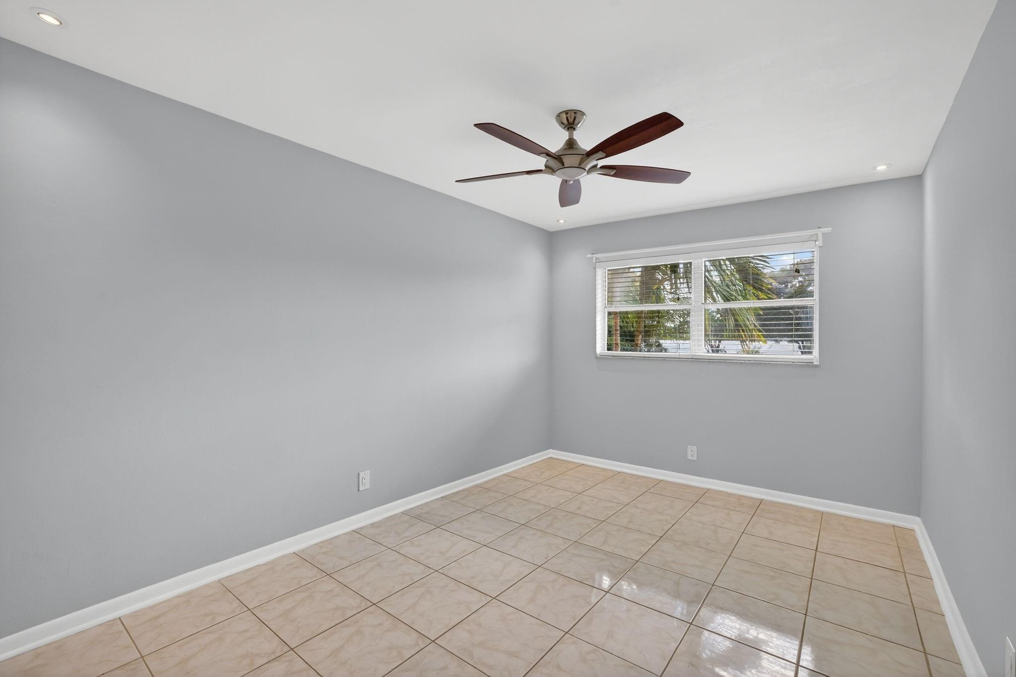 4051 NE 13th Avenue 77