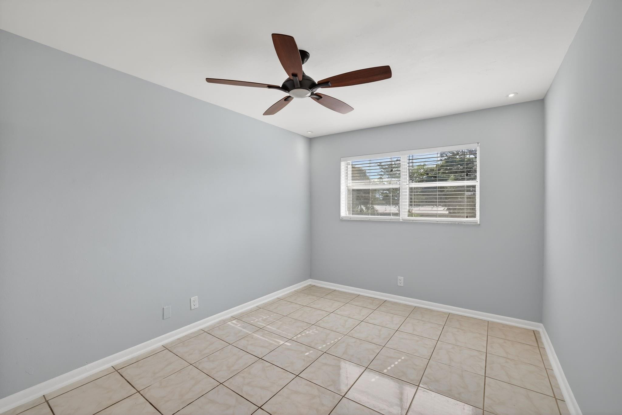 4051 NE 13th Avenue 77