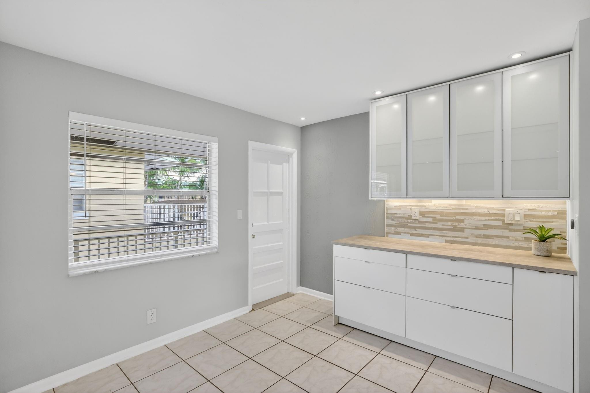 4051 NE 13th Avenue 77-3