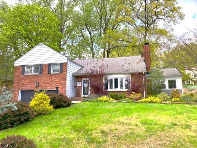 3 Dogwood Rd
