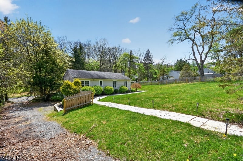 118 Hillside Ter